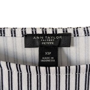 ANN TAYLOR PETITE XS GORGEOUS 3/4 PUFFED RUCHED SLEEVE NAVY ECRU STRIPED top